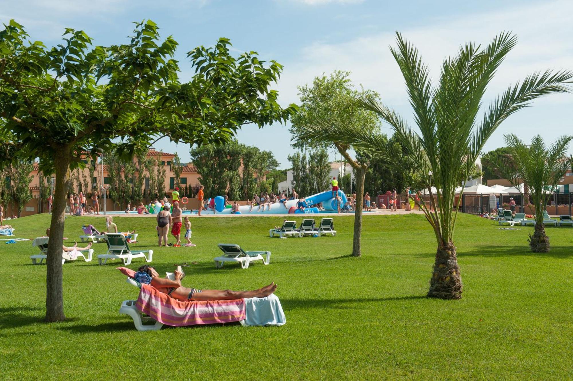 Camping & Bungalows Platja Brava Pals Bagian luar foto