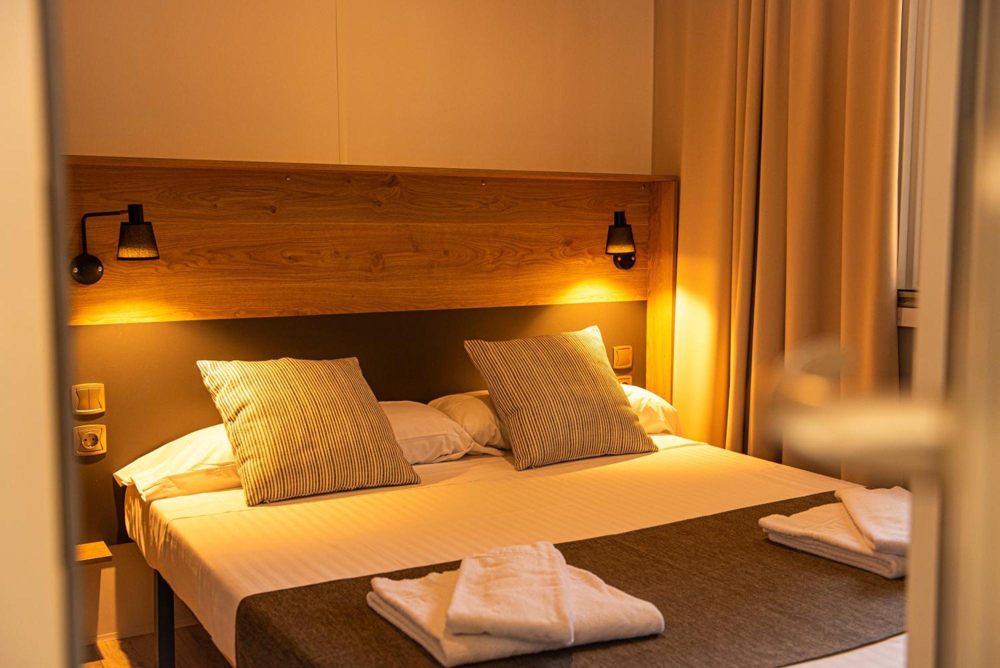 Camping & Bungalows Platja Brava Pals Bagian luar foto