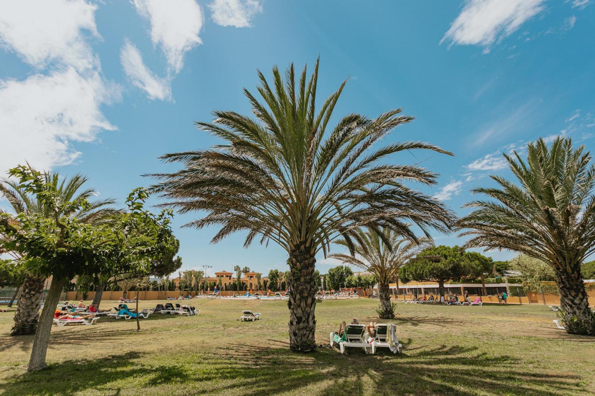 Camping & Bungalows Platja Brava Pals Bagian luar foto